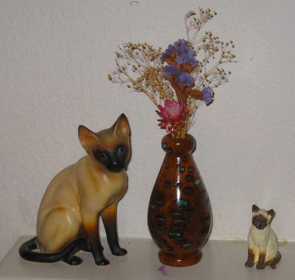 Vase with Siamese